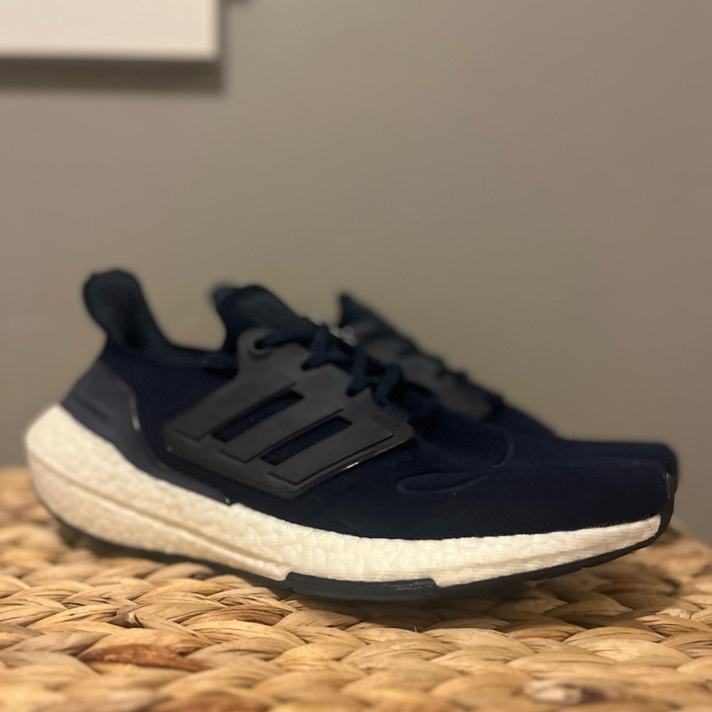 Adidas Ultraboost 22 Collegiate Navy - women’s size 11
